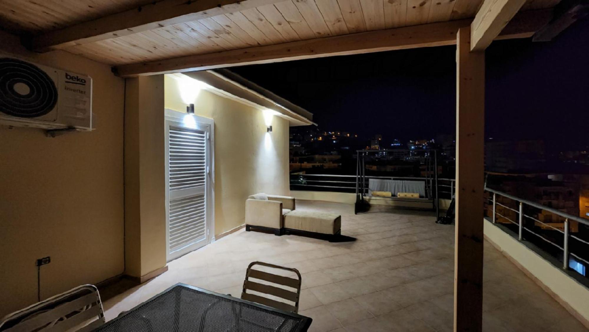 Glen'S Rooftop Sarandë Esterno foto