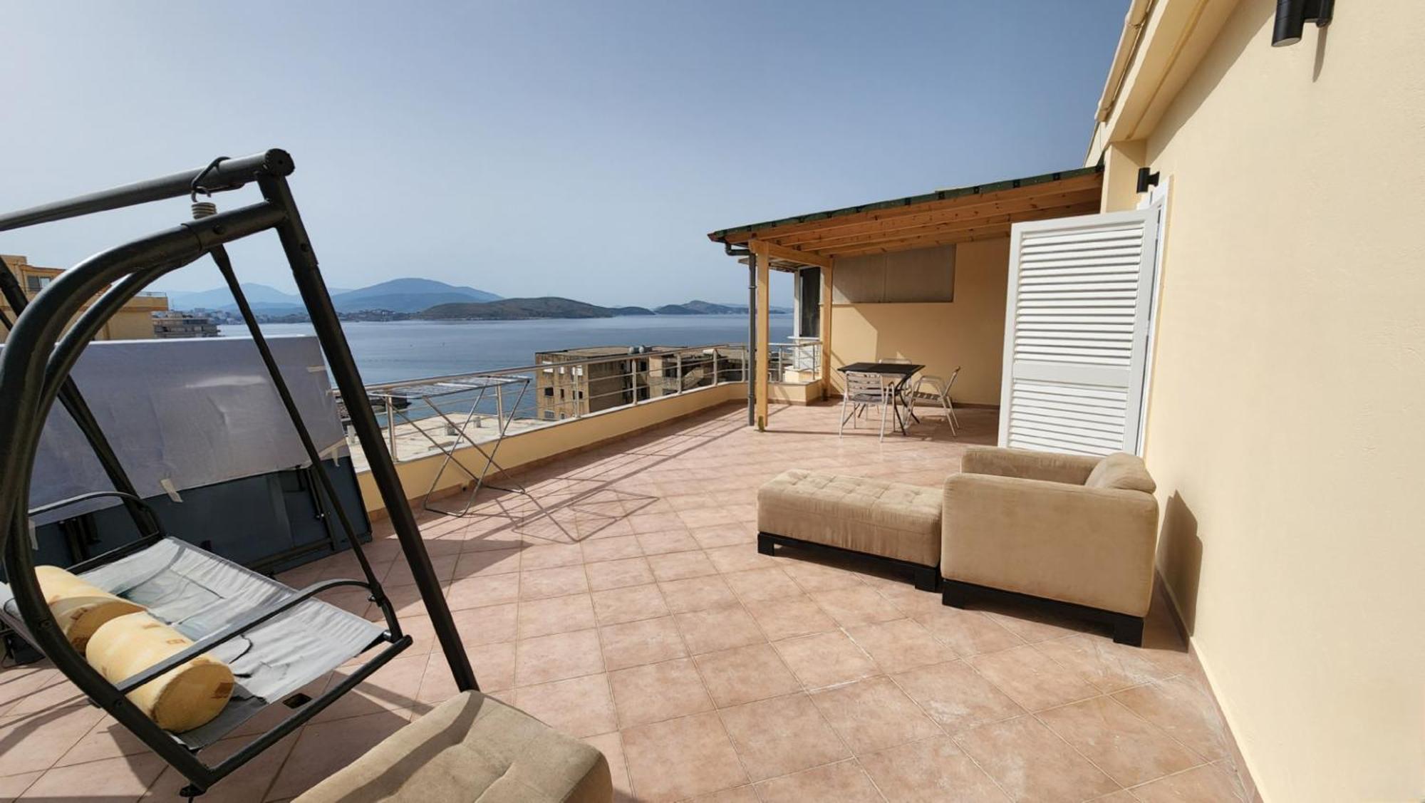 Glen'S Rooftop Sarandë Esterno foto