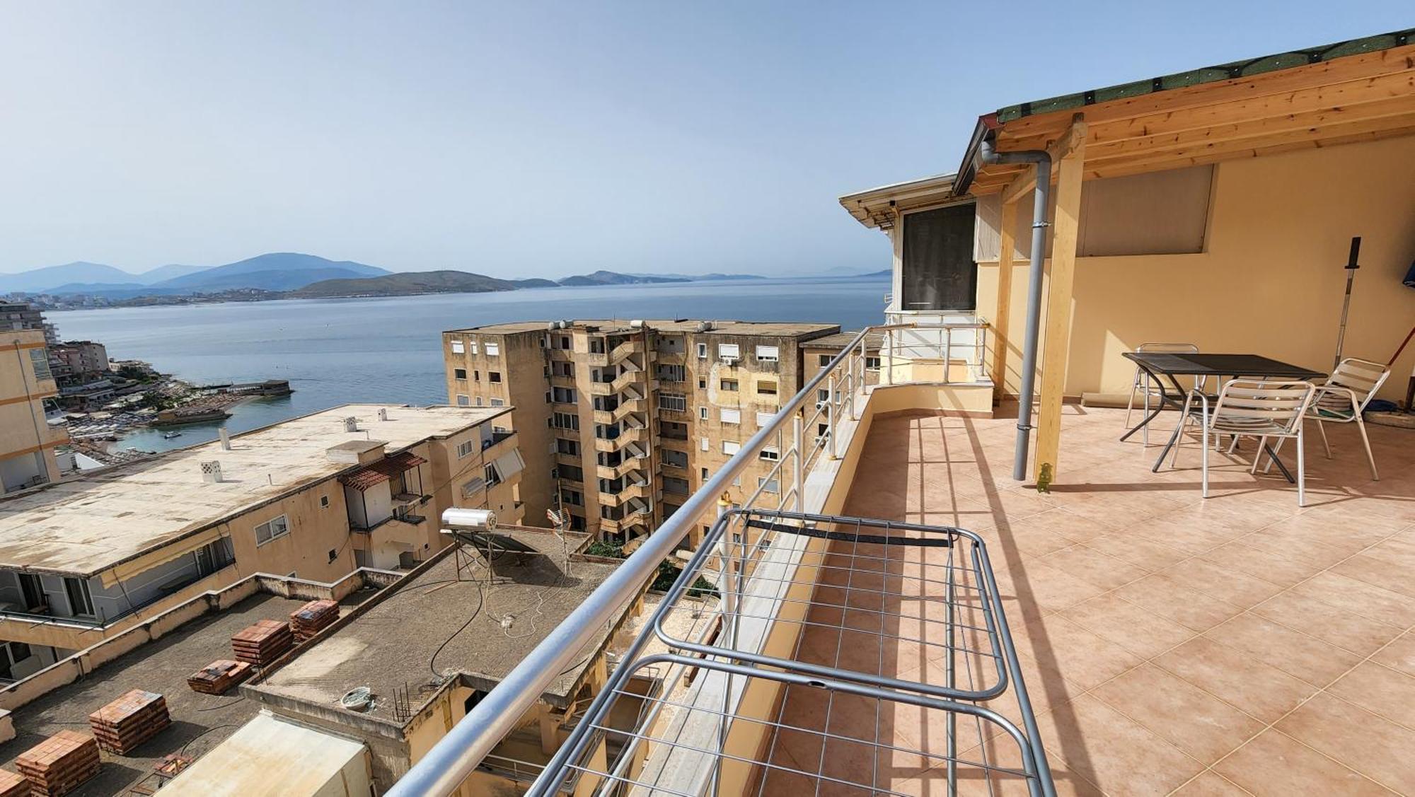 Glen'S Rooftop Sarandë Esterno foto
